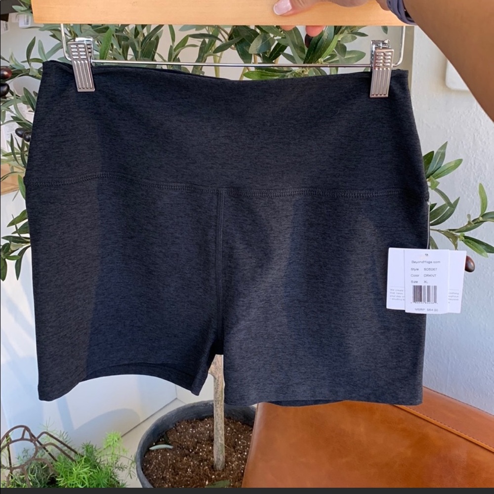 BEYOND YOGA SHORTS